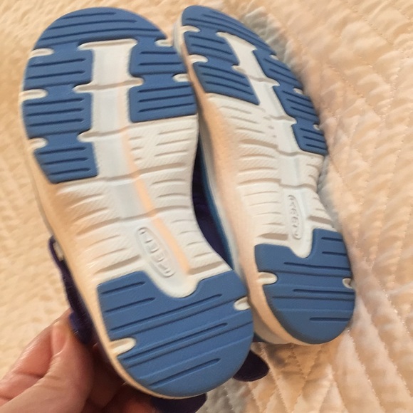 Nwt keen sandals - Picture 4 of 5